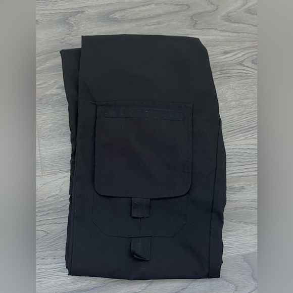 SHEIN- Girls Cargo Pants - Picture 3 of 3